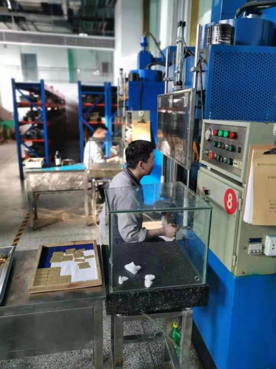 �ڲ�����Ϸ������(�й�)רҵ����,����Ϊ��